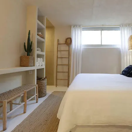 Cayola Pool & Sauna Sea View