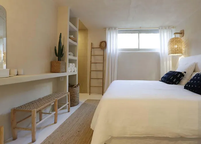 Cayola Pool & Sauna Sea View