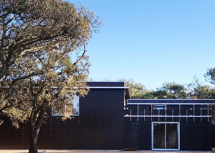 Cayola Pool & Sauna Sea View